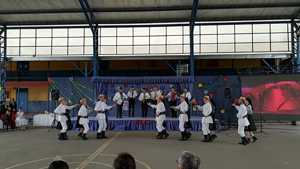 Ansamblul Folcloric Sinca Noua in Macul Chile 2017, Reprezentatie la Colegio JOSE BERNARDO SUAREZ